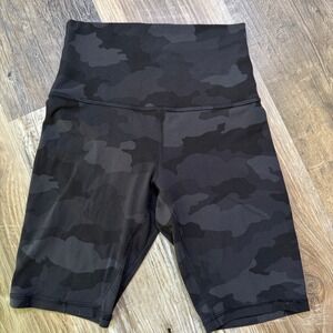 Lululemon Align Short Women 2 Black Heritage 365 Camo Deep Coal Multi 8" Biker